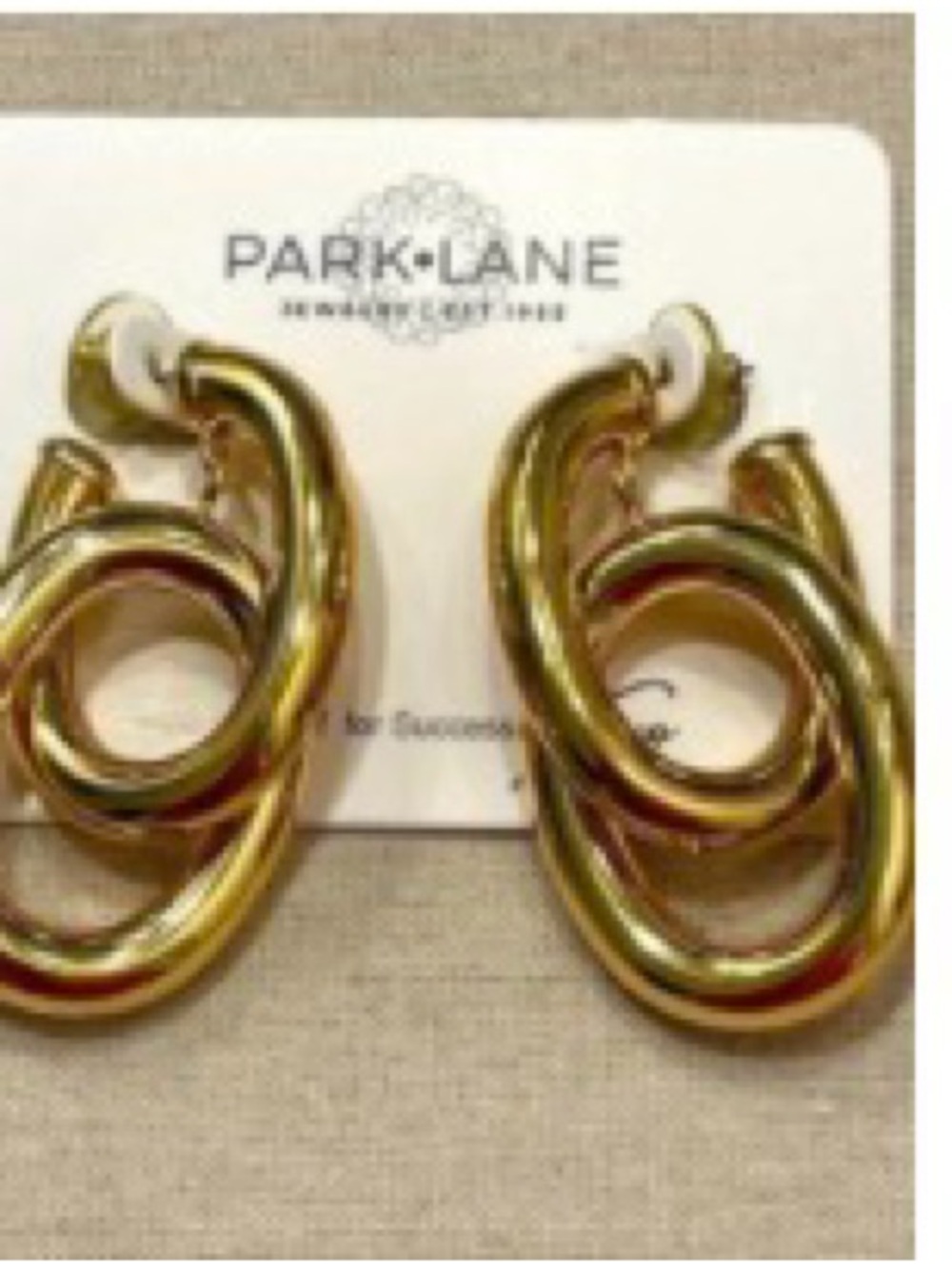 RARE VINTAGE Park Lane Shiny Gold Interlocking Hoop Earrings